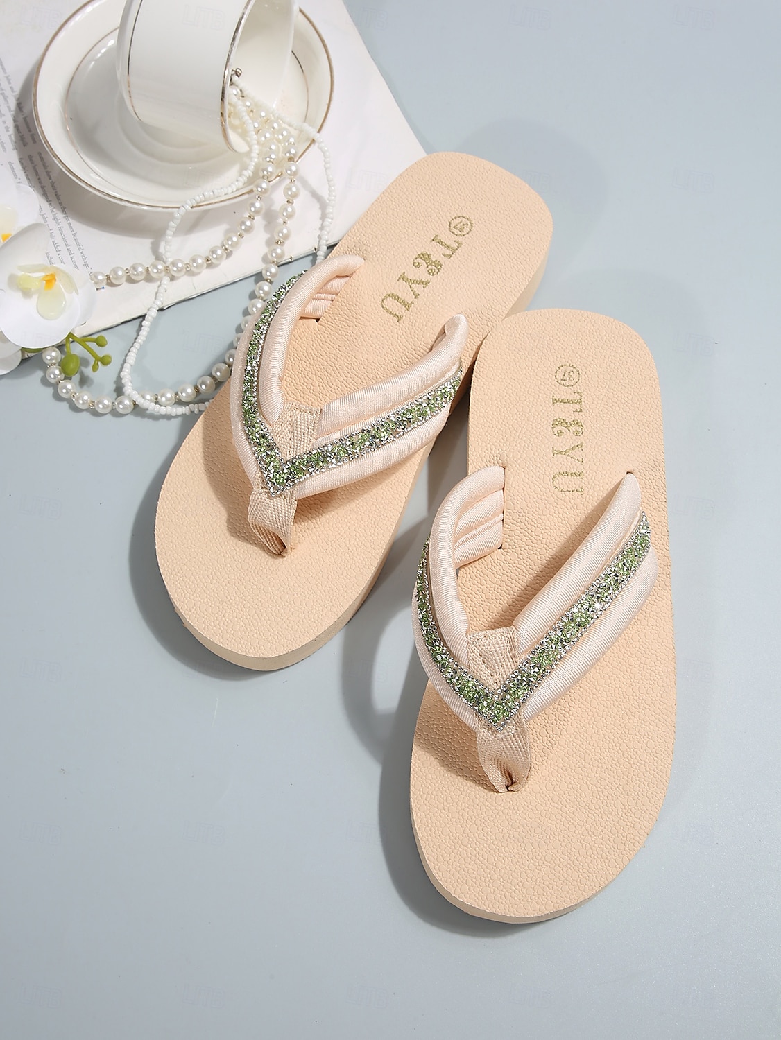 Damflip-flops med glittriga strassdetaljer - eleganta beige sandaler med kristalldetaljer, bekväma platåsandaler för sommarsemester, avkoppling vid poolen &öresor 2026 - $10.99 –P7