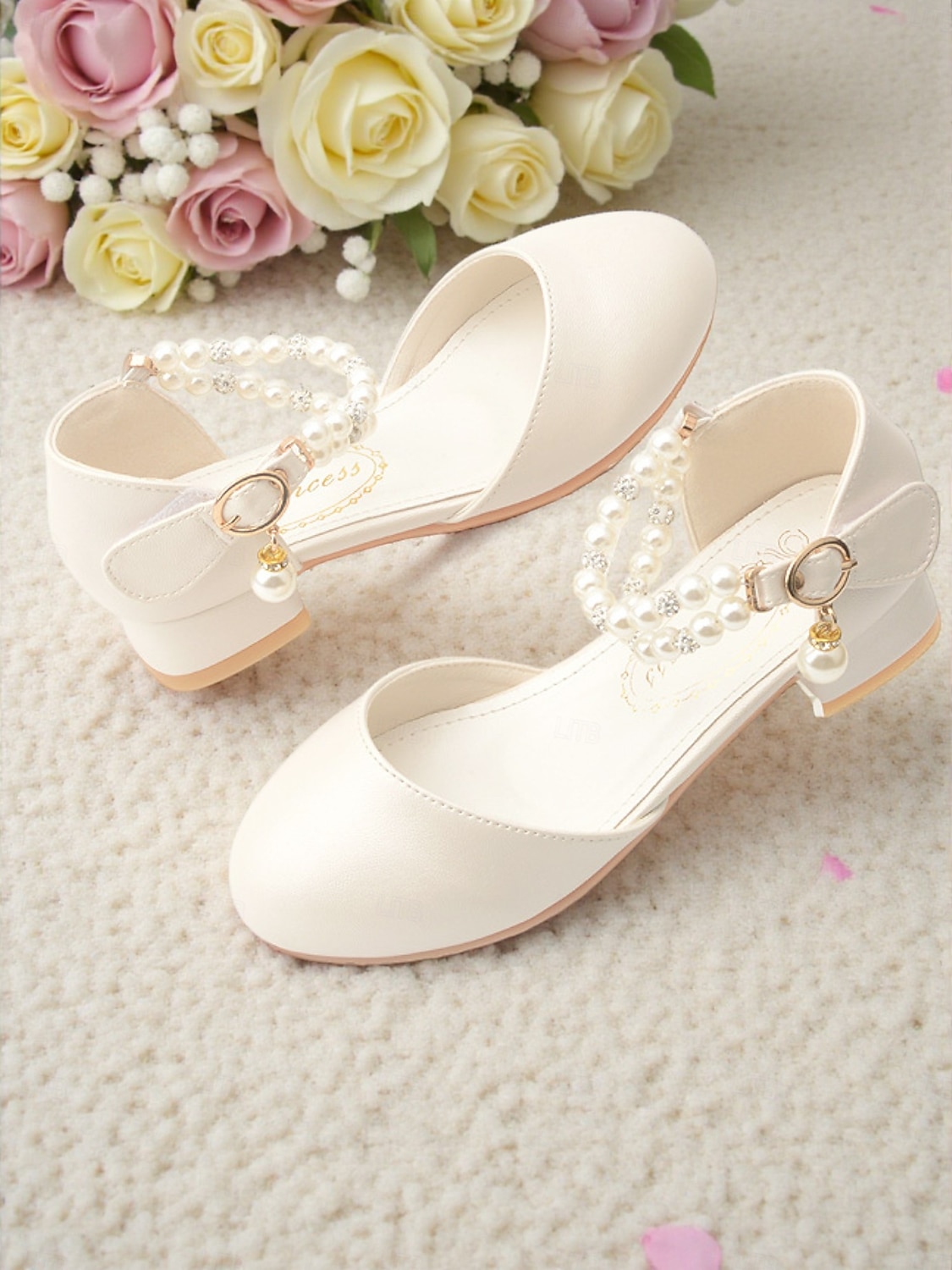 Chaussures de demoiselle d'honneur pour enfant, couleur ivoire, ornées de perles et de strass, avec bride cheville et petit talon rembourré. Élégantes chaussures de princesse, parfaites pour les de 2026 ? $42.99 –P2