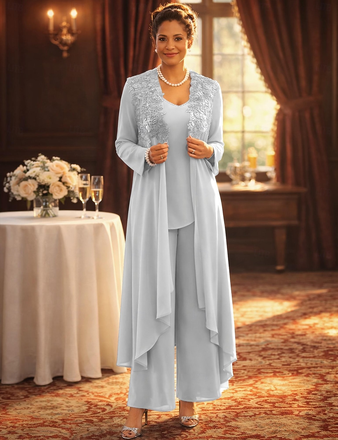 Tuta Completo Pantalone Tre Pezzi Lunghezza al pavimento Abito da cerimonia per signora Senza Maniche Scollo a V Elegante Festa Formale Ospite di nozze Pizzo Misto Lino-Cotone Abiti con Giacca con del 2026 a $229.99 –P4