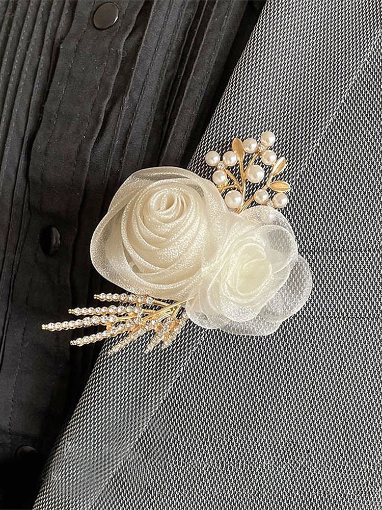 Conjunto de corsage feminino em poliéster para casamento, com flor de pulso para dama de honra em tons de champanhe e branco e boutonnière para padrinho, estilo elegante e romântico para cerimônias de casamento, noivado e eventos formais. de 2026 por $9.99 –P10