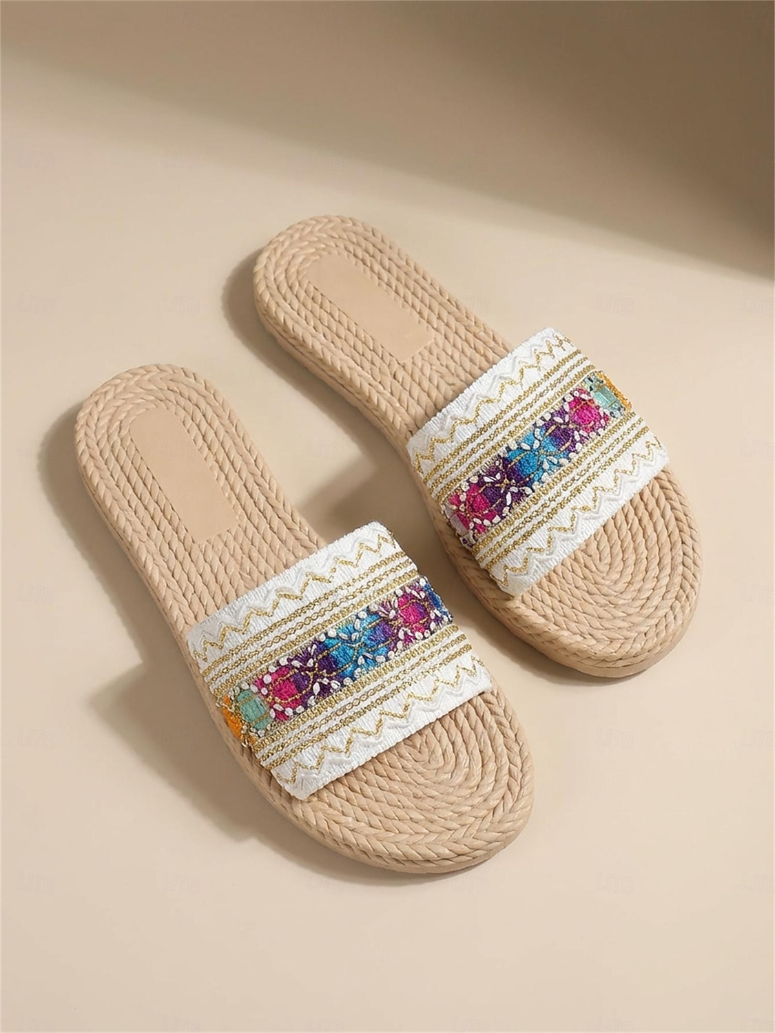 Bestickte, flache Damen-Sandalen im Boho-Stil mit gewebter Sohle – farbenfroher, tropischer Resort-Look, bequeme Sommerpantoletten zum Entspannen am Pool und für Inselurlaube 2026 - $14.99 –P3