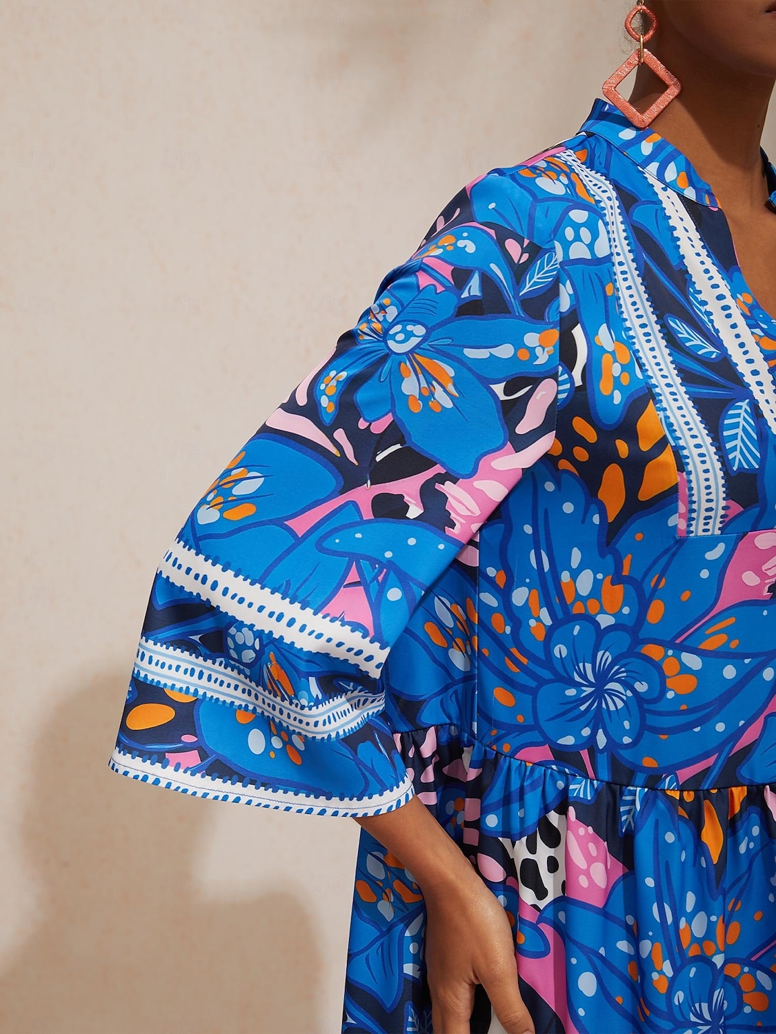 robe longue en satin soyeux à pois azur abstraits de 2026 ? $113.99 –P6