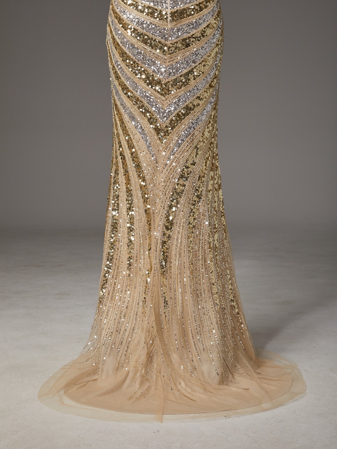 2026年 タイト／コラム スイープ／ブラシトレーン フロア丈 ウェディングゲストドレス フォーマルドレス イブニングガウン イブニングドレス エレガント きらびやかな セレブスタイル ノースリーブ Ｖネック パーティー 結婚式 バックレス ととも​​に グリッター素材 スパンコール スリット  コレクション – $241.99 –P8