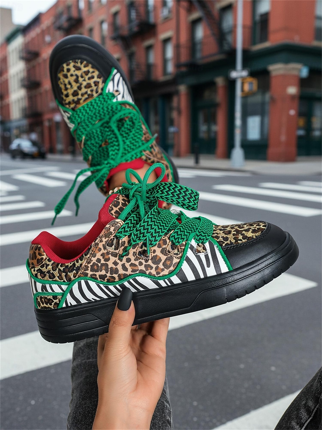 Neonfarbene Sneaker mit Leopardenmuster für Damen – auffällige Plateau-Sneaker mit Zebrastreifen in kräftigen Farben – einzigartige, künstlerische Streetwear-Schuhe für urbane Festivals 2026 - $46.99 –P5
