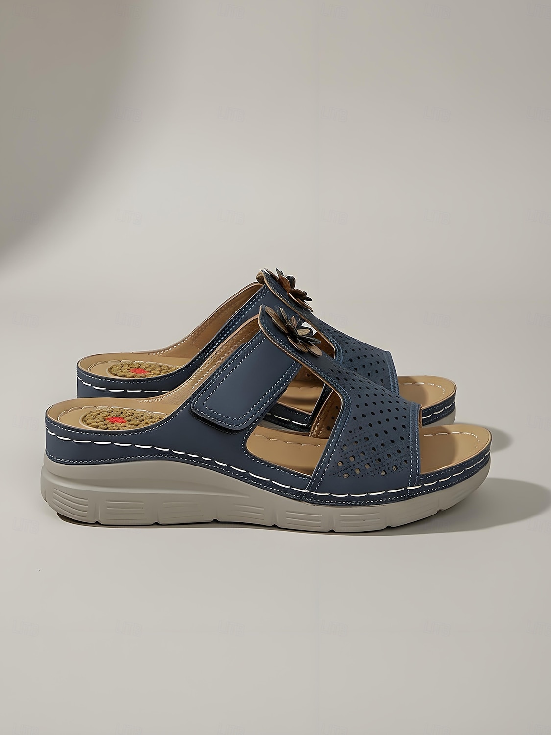 Sandálias femininas ortopédicas marrons com estampa floral – calçados confortáveis, respiráveis e com amortecimento, ideais para uso diário, em casa, em viagens e longas caminhadas. de 2026 por $24.99 –P2
