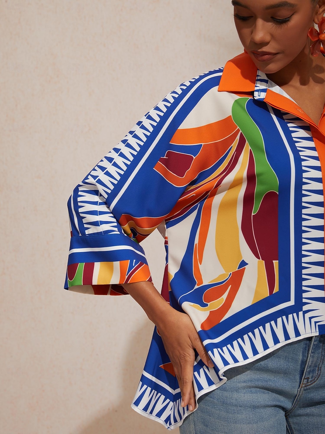 camicia corta in raso con maniche a pipistrello e stampa geometrica a blocchi di colore per le vacanze del 2026 a $67.99 –P9