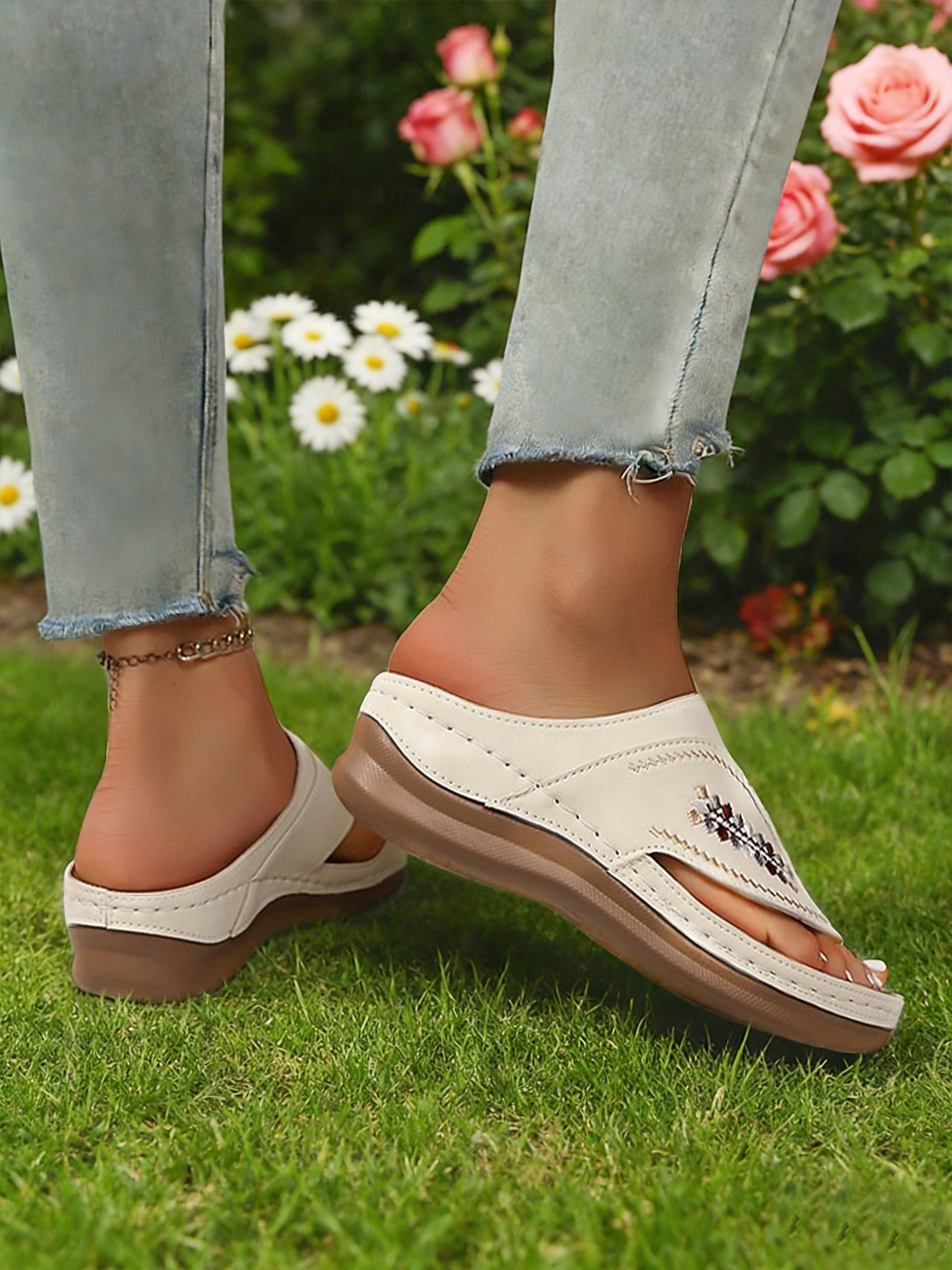 sandali con plateau ricamati in stile bohémien da donna - comode mules con puntale per uso interno/esterno, vacanze estive e relax informale del 2026 a $24.99 –P3