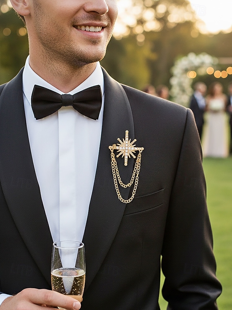 Broche masculino em liga de ouro e prata com design elegante e vintage, com cristal em formato de estrela e corrente dupla. Ideal para noivos, casamentos, Dia dos Namorados, festas formais e eventos noturnos. de 2026 por $7.99 –P2