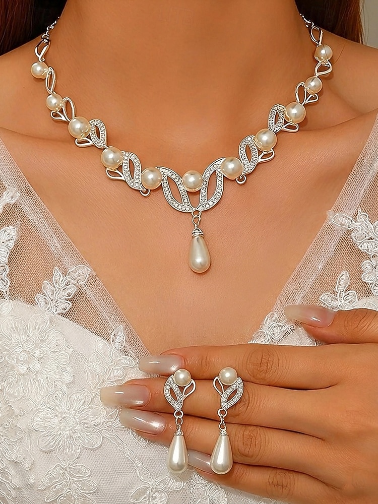 Elegantes Schmuckset aus Imitationsperlen für Damen, bestehend aus Halskette und Ohrringen in Gold- und Silberfarben mit Kristallakzenten, perfekt für Hochzeiten und festliche Anlässe. 2026 - $11.99 –P4