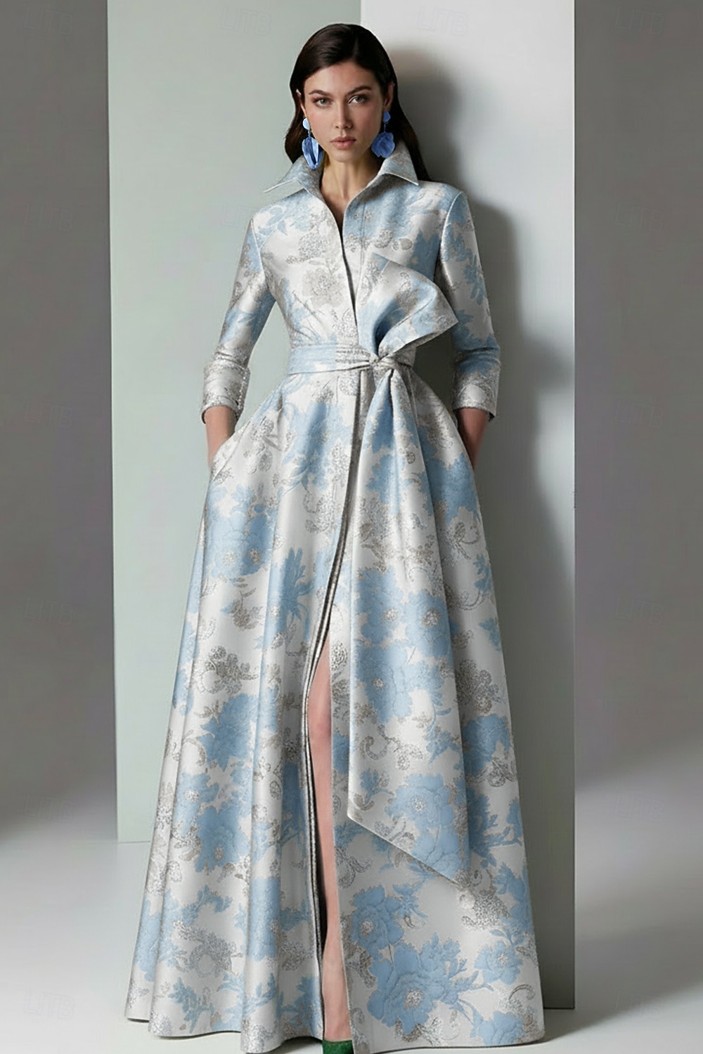 A-linja Kokopitkä Iltapuku Tyylikäs Kimalteleva Silkkinen Pitkähihainen Paitapuserokaula-aukko Puutarhajuhlat Häät Tasku Jakardi kanssa Kukkapainatus Rusetti(rusetit) Halkio 2026 - $186.99 –P3