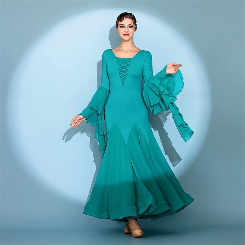abito da ballo da sala nero da donna con scollo a V, maniche a balze multistrato, abito da valzer, abbigliamento da ballo moderno standard da competizione del 2026 a $161.99 –P7