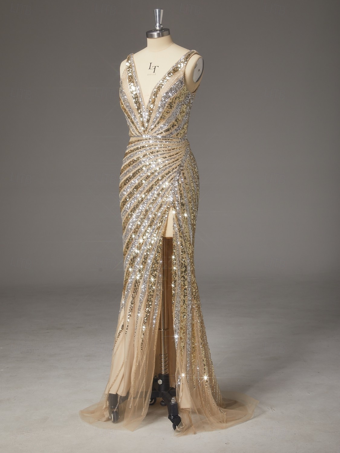 2026年 タイト／コラム スイープ／ブラシトレーン フロア丈 ウェディングゲストドレス フォーマルドレス イブニングガウン イブニングドレス エレガント きらびやかな セレブスタイル ノースリーブ Ｖネック パーティー 結婚式 バックレス ととも​​に グリッター素材 スパンコール スリット  コレクション – $241.99 –P18