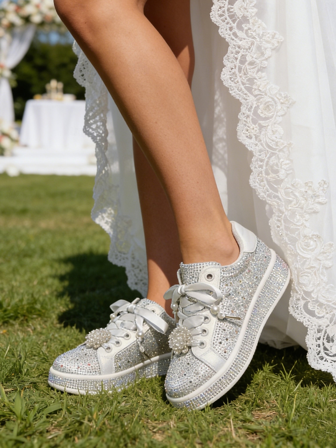 Baskets de mariée argentées à lacets et strass pour femme, chaussures de mariage confortables et scintillantes pour une cérémonie en extérieur dans un jardin. de 2026 ? $54.99 –P6