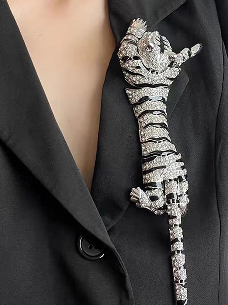 Miesten metalliseoksesta valmistettu tiikeririntaneula, kulta- ja hopeanvärisiä vaihtoehtoja, kristallikoristeinen, tyylikäs asuste häihin ja illallisjuhliin 2026 - $14.99 –P6