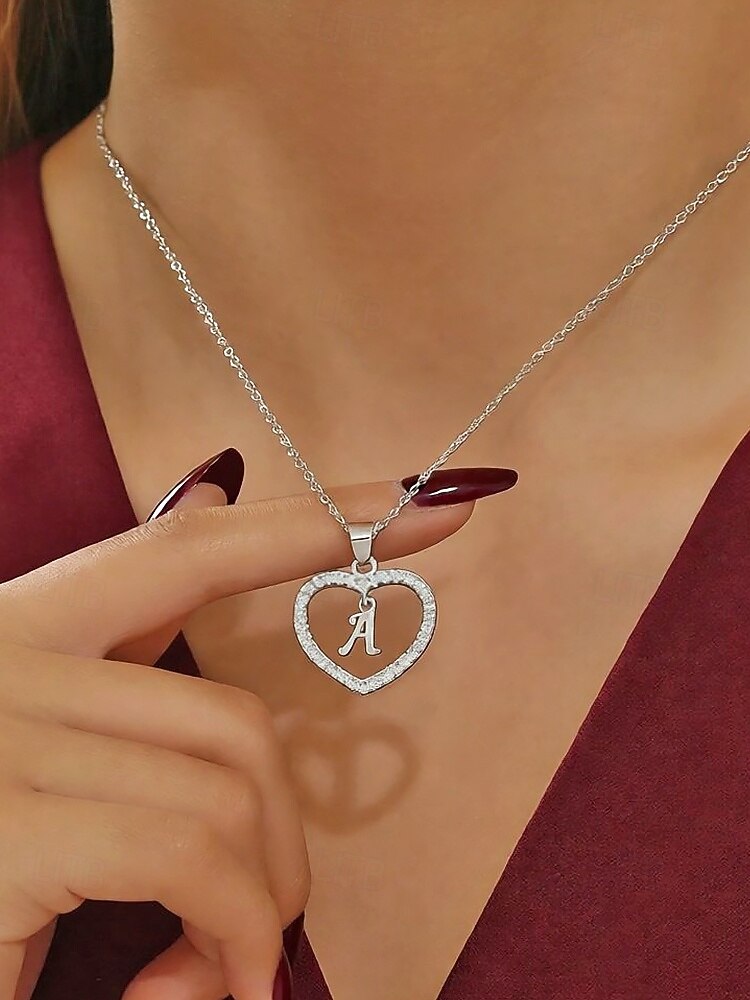 hjerteformet anhengskjede for kvinner – legeringsmateriale, 26 alfabetstiler, strass-aksenter – perfekt valentinsdagsgave 2026 - $7.99 –P2