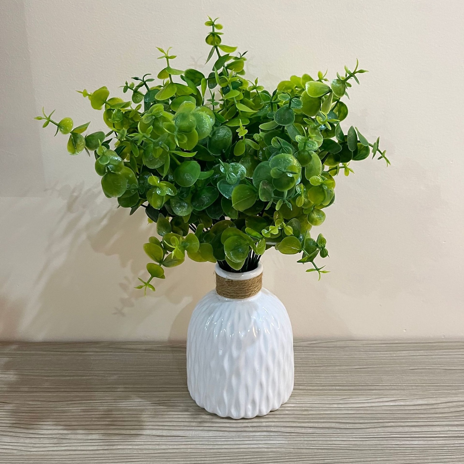 4 pcs Eucalyptus Stems Decor Artificial Eucalyptus Leaves Faux Eucalyptus Stems Real Touch Fake Greenery Branches for Wedding Flower Bouquet Centerpiece Home Office Decoration 2026 - $15.99 –P2