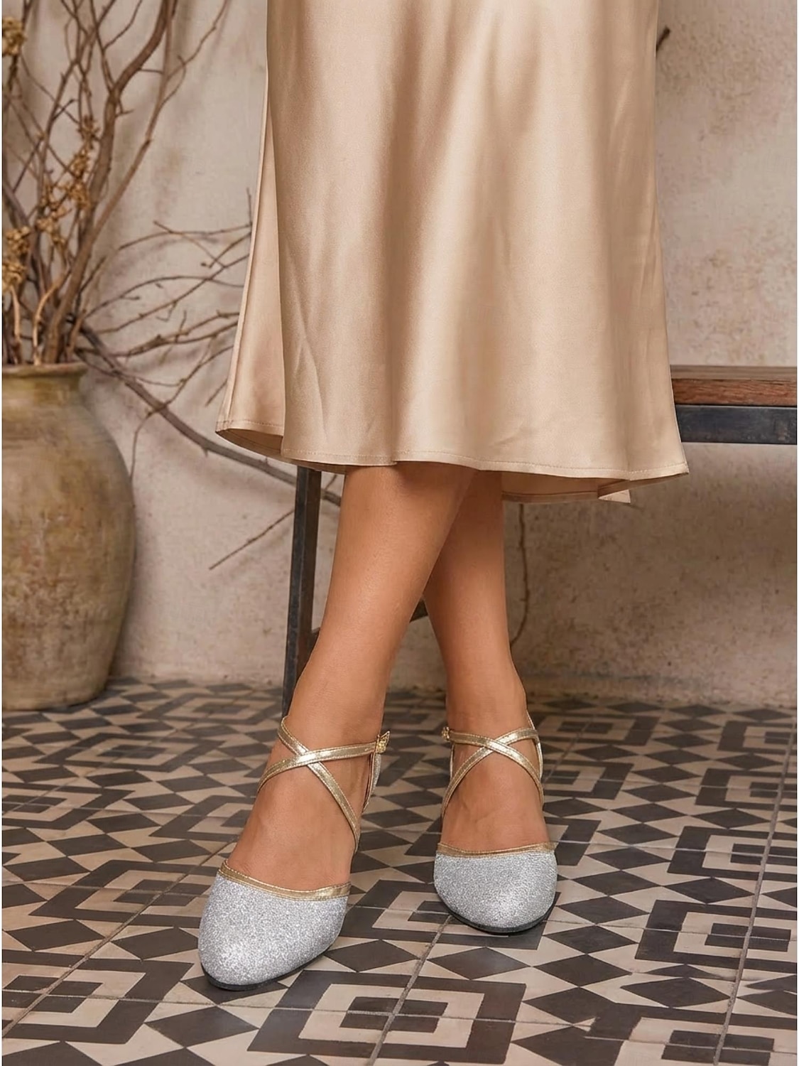 női fekete csillámos Mary Jane magassarkú – az 1920-as évek elegáns, keresztbe tett, bokapántos, blokksarkú cipője ezüst szegéllyel szalagavatókra, esküvőkre és esti rendezvényekre 2026 - $32.99 –P4