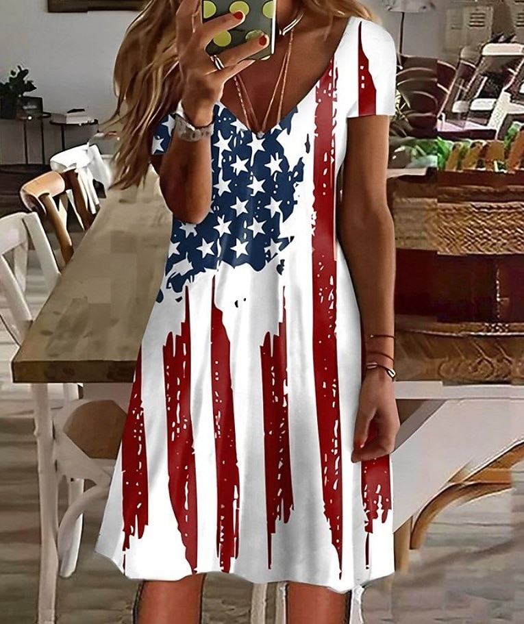 Amerikan itsenäisyyspäivä Naisten Mini mekko Kesämekko Tpaitamekko A linjainen mekko Vapaa-aika Päivittäin Normaali Lippu Lyhythihainen Tiukka pyöreä kaula-aukko V kaula-aukko Sininen Laivasto 2026 - $24.99 –P2
