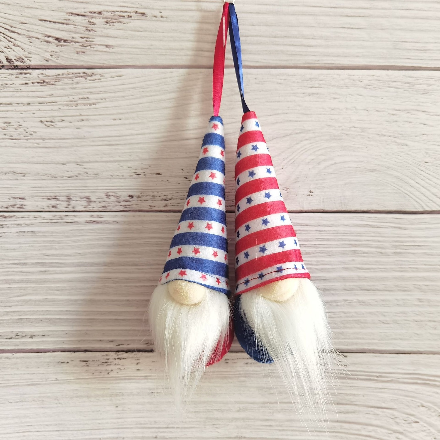 Confezione da 10 piccoli ciondoli per il giorno dell'indipendenza negli Stati Uniti: ciondolo a forma di bambola di peluche nana a forma di stella a cinque punte, decorazione per il festival di Rudolf del 2026 a $19.99 –P5