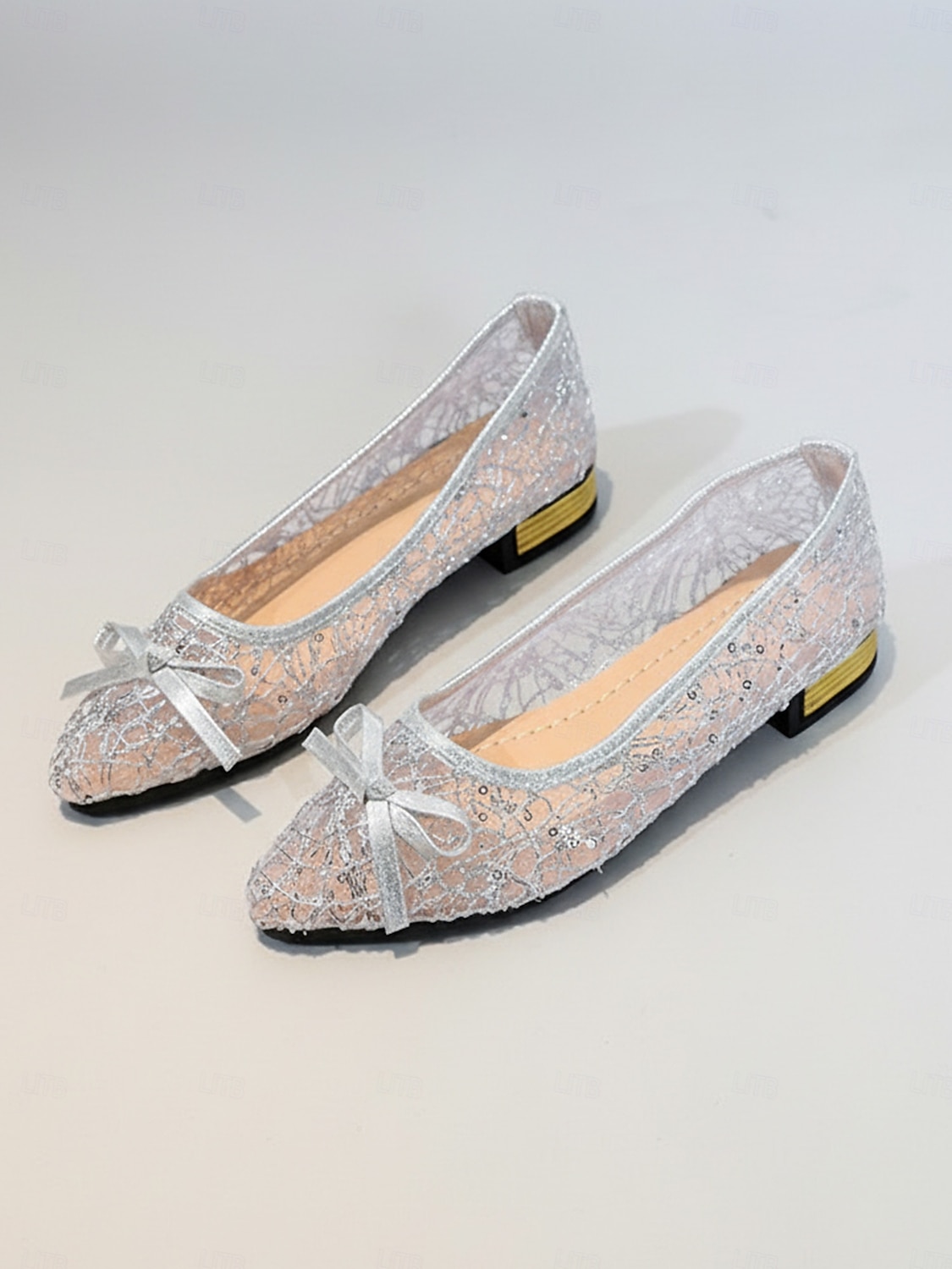 Sapatilhas de ballet femininas transparentes com estampa floral e detalhes dourados – calçado confortável e estiloso para jantares de férias e noites de verão. de 2026 por $18.99 –P3