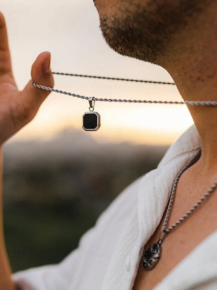 Schwarze Herren-Halskette mit quadratischem Anhänger aus Edelstahl – minimalistisches, geometrisches Ketten-Schmuckstück in Gold, Silber und Schwarz, modisches Accessoire für Alltag, Business Casual und Urlaub 2026 - $5.99 –P3