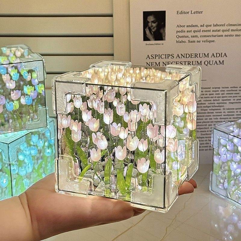 2026年 造花 DIY チューリップ キューブ ミラー ボックス ナイトライト、母の日、誕生日、ロマンチックな装飾のための花のディスプレイギフト &家庭的な雰囲気、組み立てキット  コレクション – $14.49 –P2