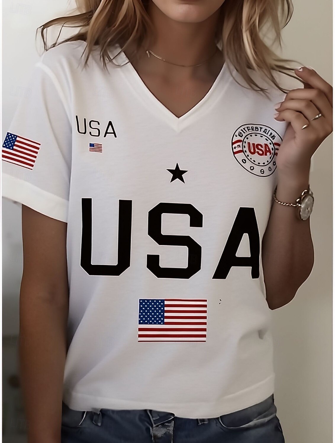 Dia da Independência Camiseta Feminina Patriótica Impressão Gráfica Bandeira Americana Vintage Estilosa Clássica Manga Curta Decote em V Tops Regulares Diário Branco-Azul Branco Vermelho  Azul Verão de 2026 por $21.99 –P1
