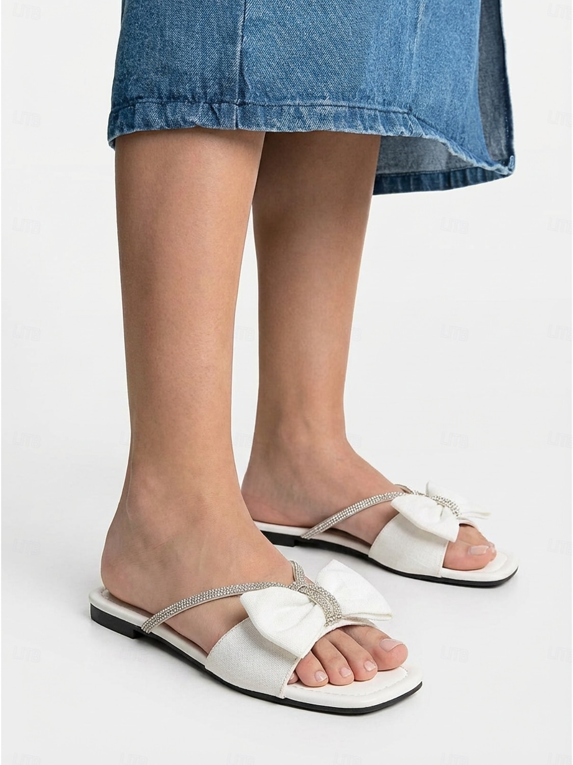 Weiße Strass-Schleifen-Sandalen für Damen – elegante, flache Pantoletten mit eckiger Zehenpartie und funkelnden Riemchen, ideal für tropische Resorts und zum Entspannen am Pool. &Sommerferien 2026 - $18.99 –P3