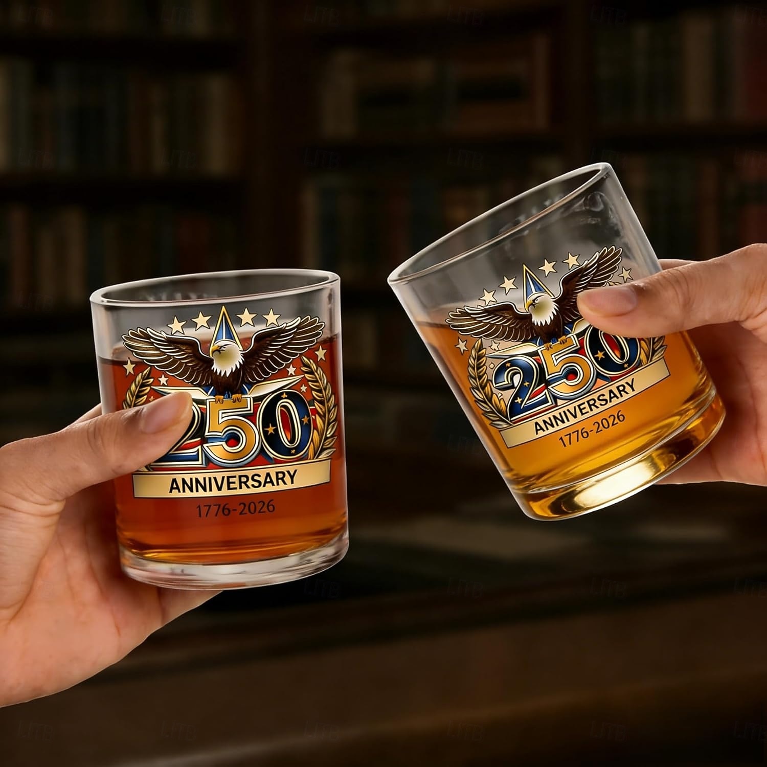 Bicchiere da whisky con bandiera e aquila per il 250° anniversario degli Stati Uniti, bottiglia da whisky edizione 1776-2026, 12 once per liquori, regalo patriottico per veterani militari per uomini, del 2026 a $16.99 –P6