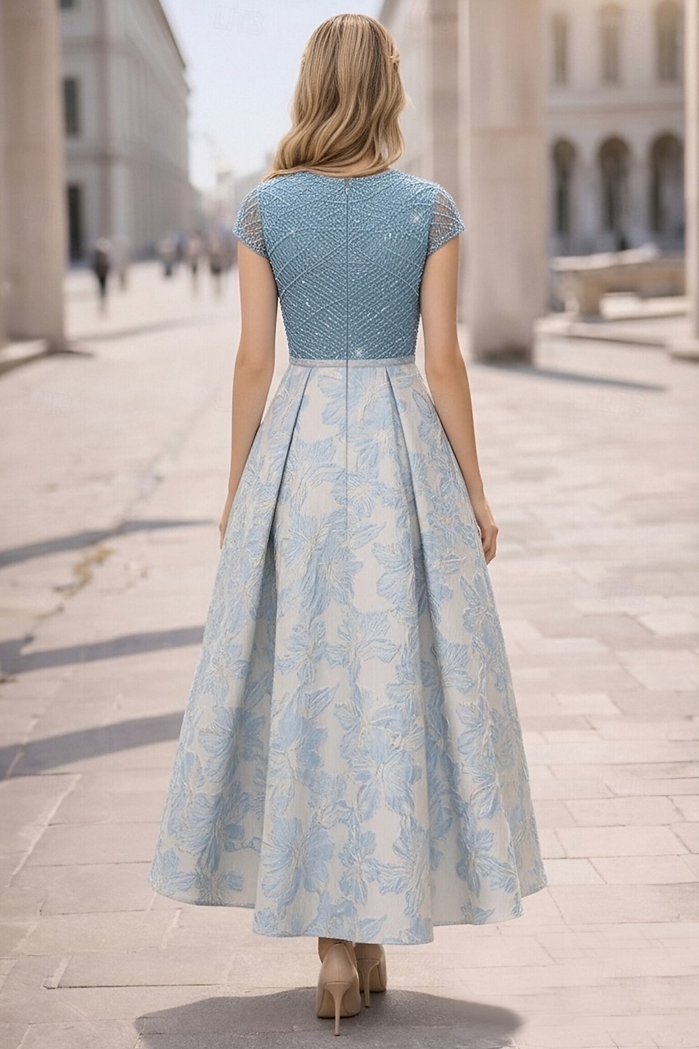 A-linja Nilkkapituinen Polven yli Muodollinen mekko Cocktailmekot Tyylikäs Lyhythihainen Tiukka pyöreä kaula-aukko Häät Muodollinen Satiini Pitsi Laskostettu selkä kanssa Laskokset Helmillä koristeltu 2026 - $182.99 –P2