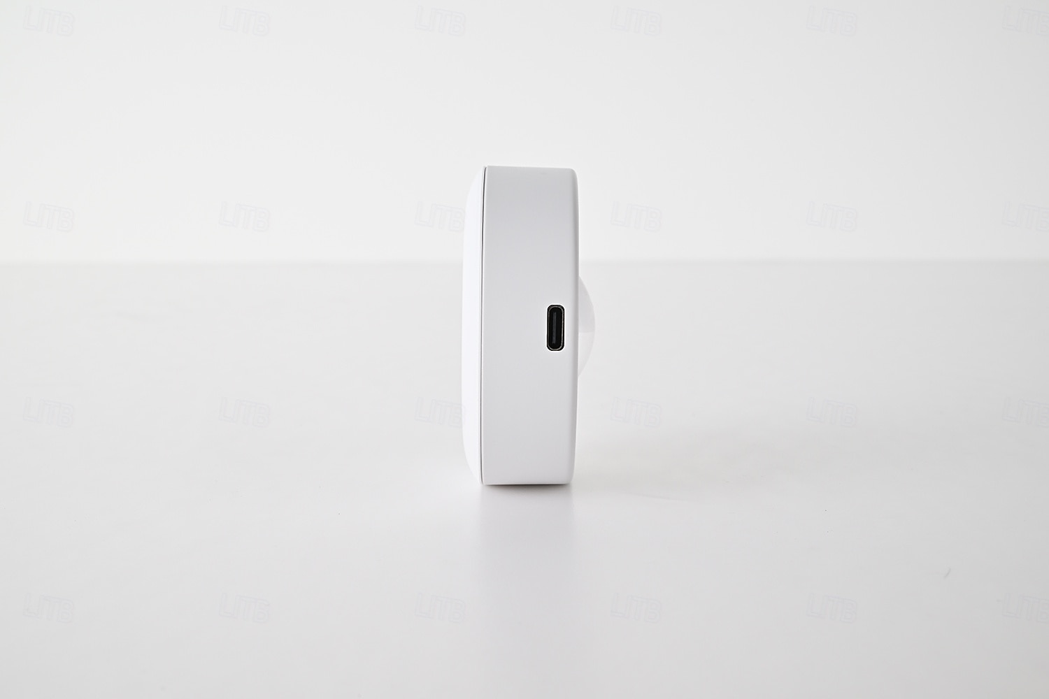 3 db újratölthető LED szekrényvilágítás, mágneses, vezeték nélküli RGB korongvilágítás távirányítóval, gardrób, borszekrény, szekrény alatti világítás, kábelezést nem igényel, USB-n újratölthető 2026 - $43.99 –P5