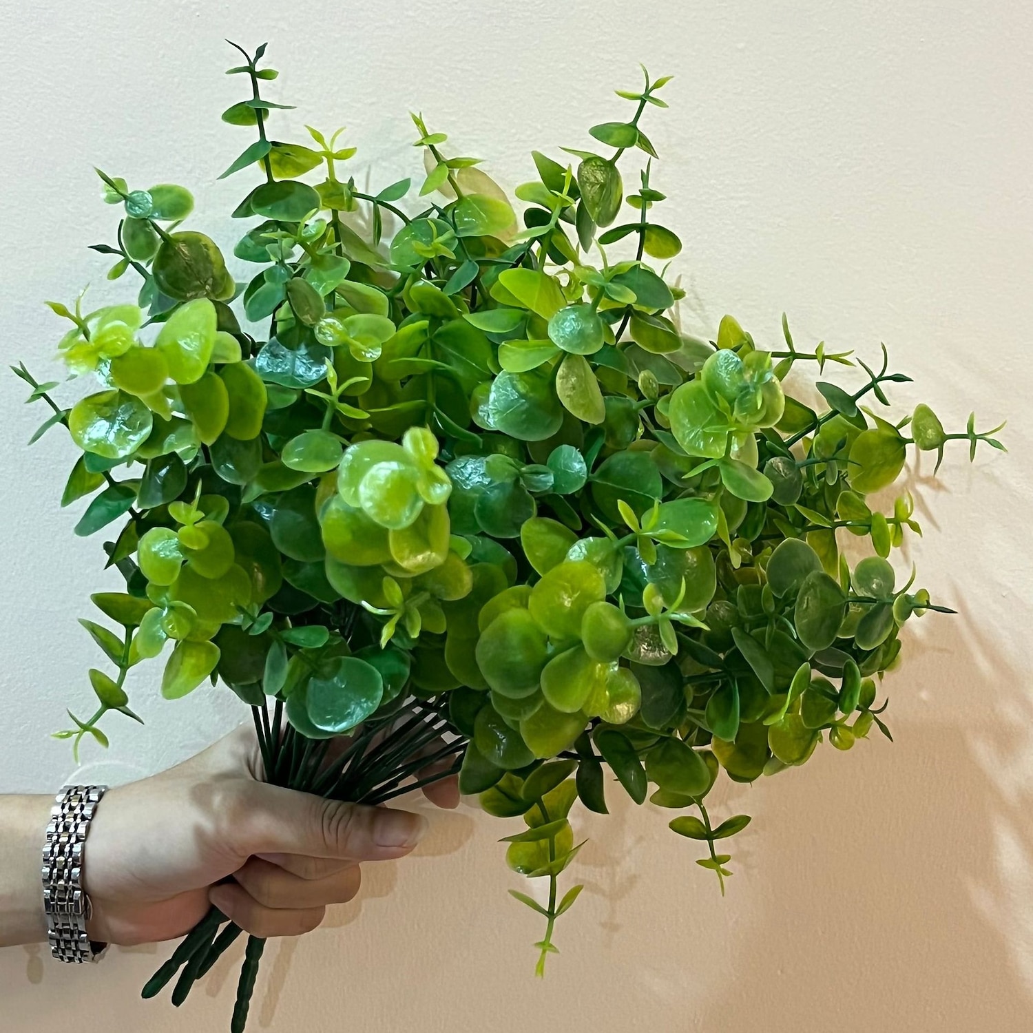 4 pcs Eucalyptus Stems Decor Artificial Eucalyptus Leaves Faux Eucalyptus Stems Real Touch Fake Greenery Branches for Wedding Flower Bouquet Centerpiece Home Office Decoration 2026 - $15.99 –P4