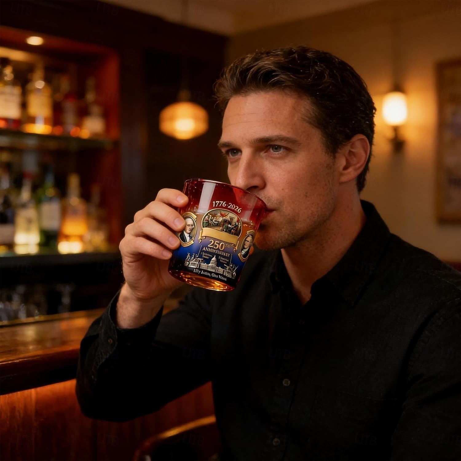 Bicchiere da whisky con bandiera e aquila per il 250° anniversario degli Stati Uniti, bottiglia da whisky edizione 1776-2026, 12 once per liquori, regalo patriottico per veterani militari per uomini, del 2026 a $16.99 –P4