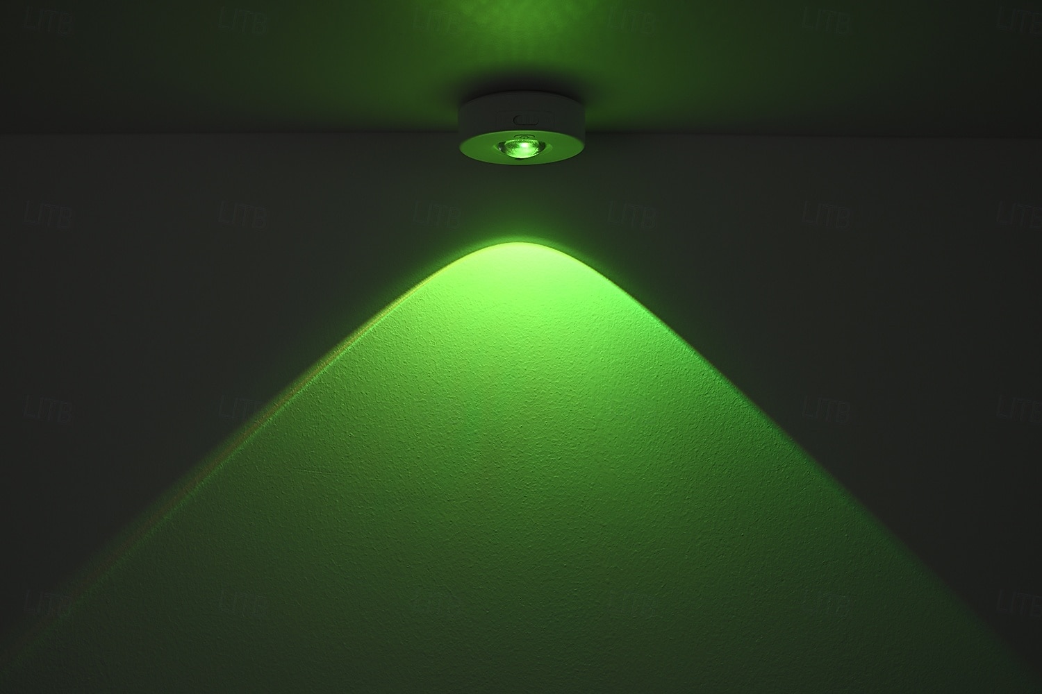 3 db újratölthető LED szekrényvilágítás, mágneses, vezeték nélküli RGB korongvilágítás távirányítóval, gardrób, borszekrény, szekrény alatti világítás, kábelezést nem igényel, USB-n újratölthető 2026 - $43.99 –P17