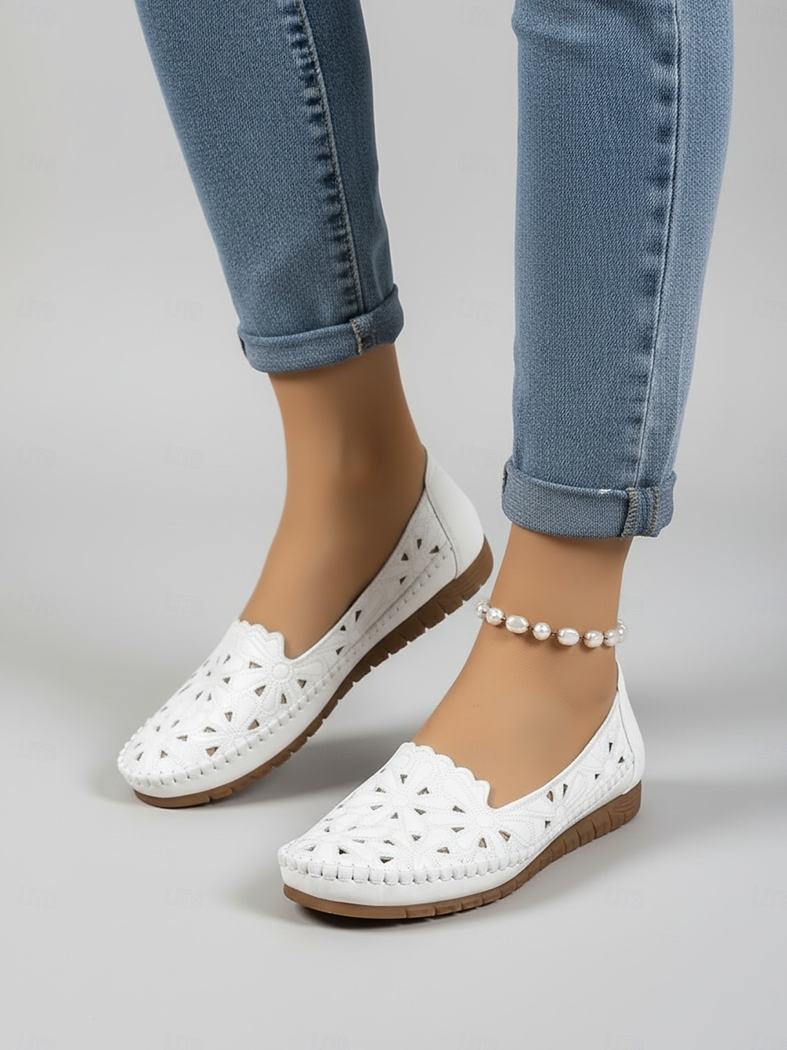 Mocasines blancos transpirables con recortes para mujer con bordado floral, plantilla acolchada suave, elegantes zapatos mocasín casuales y cómodos, perfectos para caminar, viajar, picnics y fiestas 2026 - $29.99 –P3