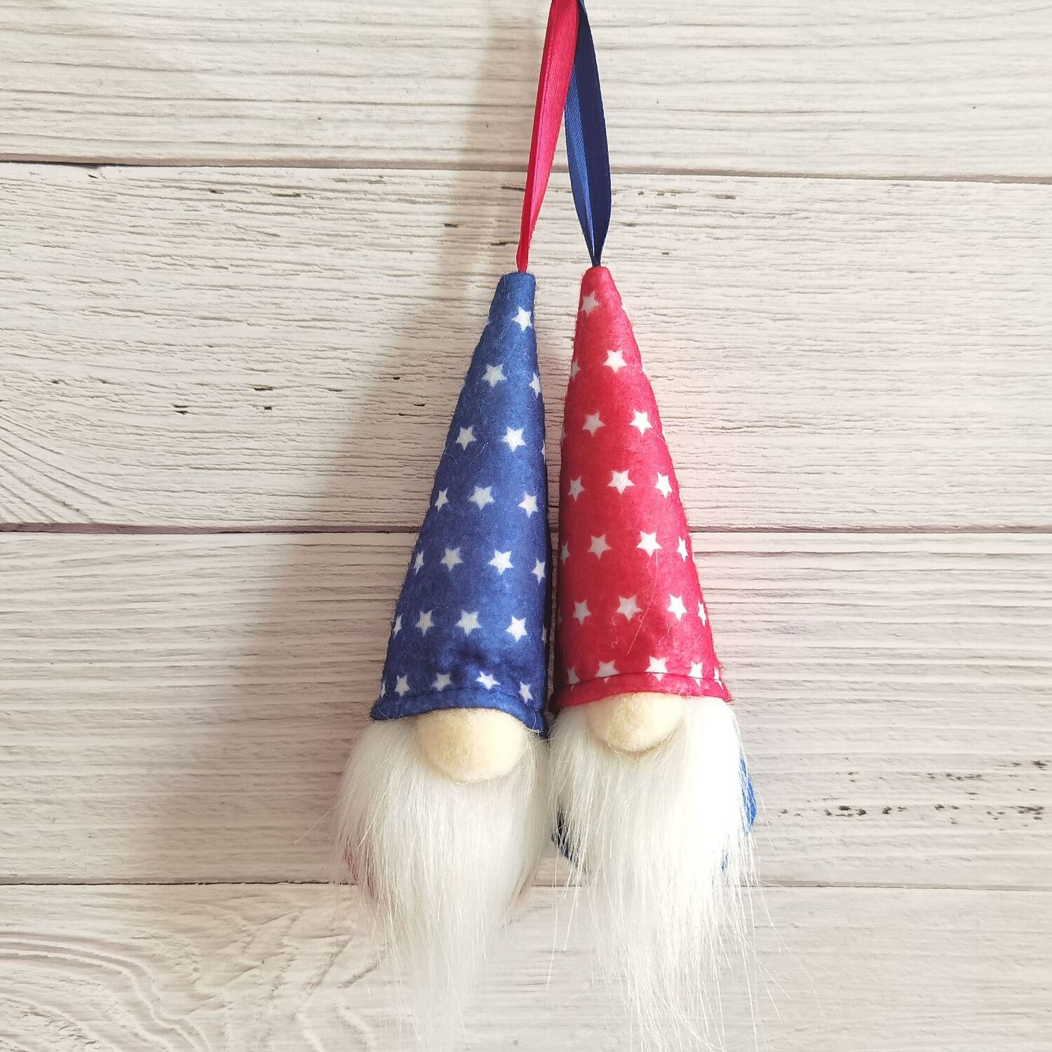 Confezione da 10 piccoli ciondoli per il giorno dell'indipendenza negli Stati Uniti: ciondolo a forma di bambola di peluche nana a forma di stella a cinque punte, decorazione per il festival di Rudolf del 2026 a $19.99 –P7