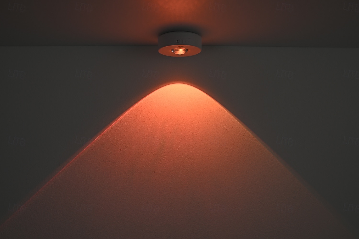 3 db újratölthető LED szekrényvilágítás, mágneses, vezeték nélküli RGB korongvilágítás távirányítóval, gardrób, borszekrény, szekrény alatti világítás, kábelezést nem igényel, USB-n újratölthető 2026 - $43.99 –P16