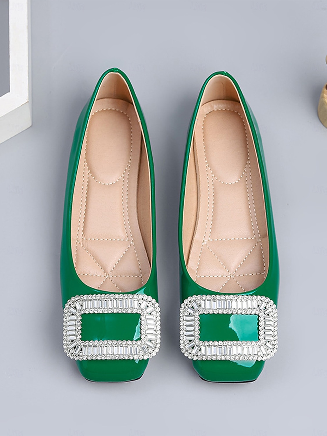 Sapatilhas femininas verde-esmeralda com fivela de cristal – sapatos elegantes para damas de honra em casamentos ao ar livre no jardim. de 2026 por $34.99 –P3