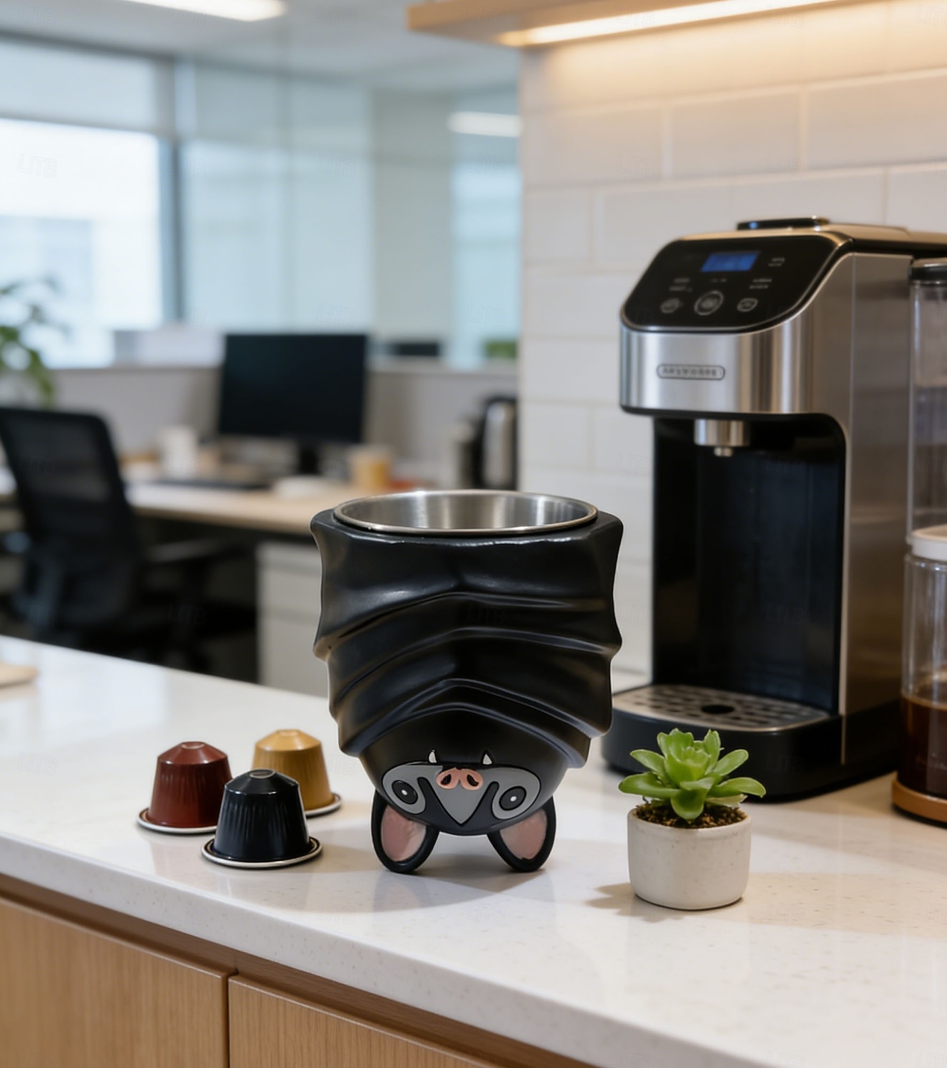 Snygg resinmugg med fladdermustema, upp och ner-vänd silhuett med kreativt svanshandtag, rolig och hållbar kaffekopp för hemmakontor, unik presentidé för halloween och högtider 2026 - $23.99 –P2