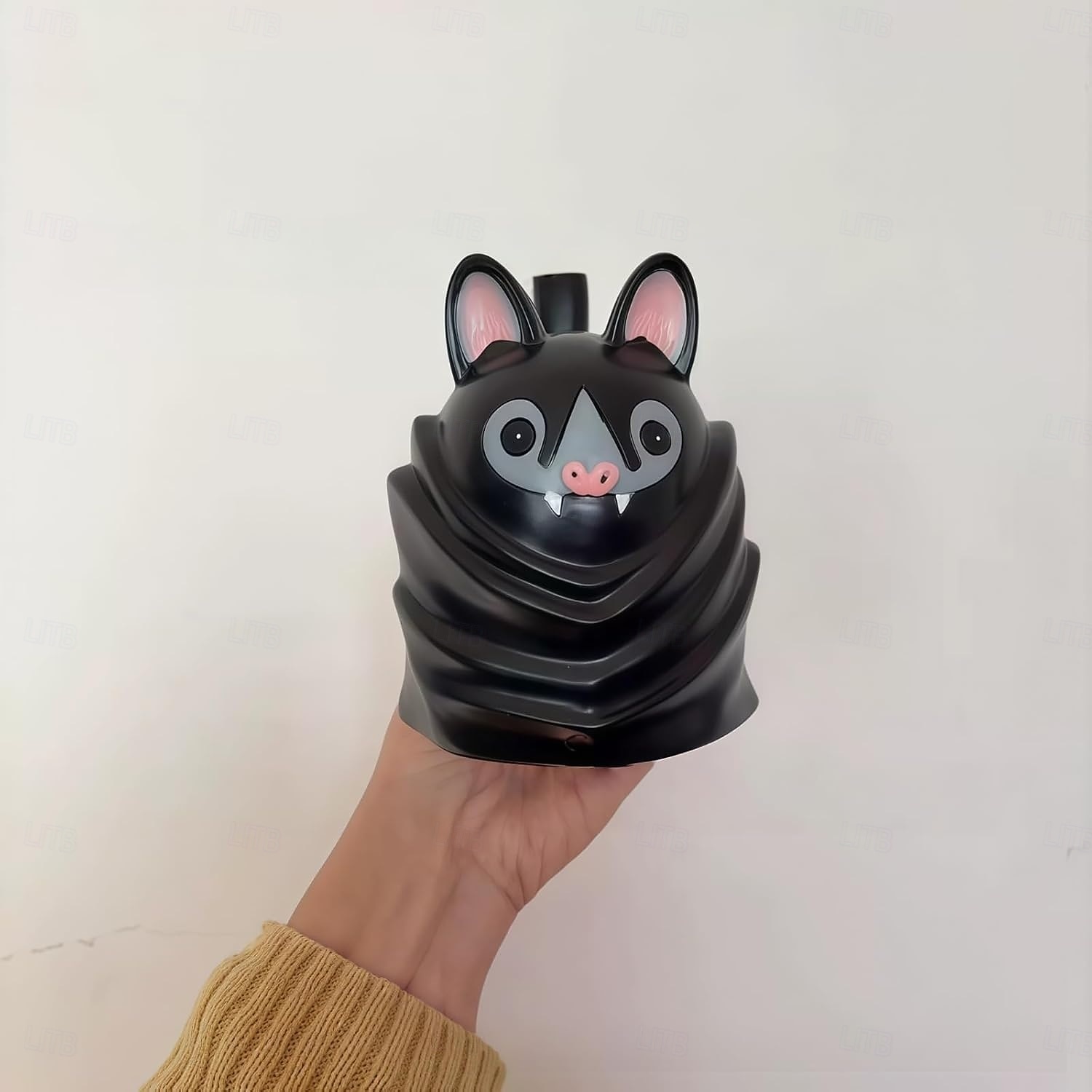 Snygg resinmugg med fladdermustema, upp och ner-vänd silhuett med kreativt svanshandtag, rolig och hållbar kaffekopp för hemmakontor, unik presentidé för halloween och högtider 2026 - $23.99 –P4