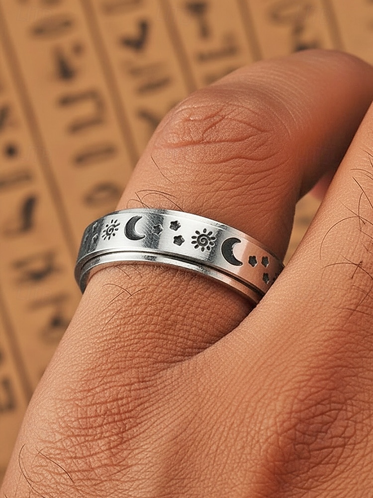 Anillo de acero inoxidable para hombre, disponible en varios colores, perfecto para vacaciones y uso diario informal. 2026 - $11.99 –P1