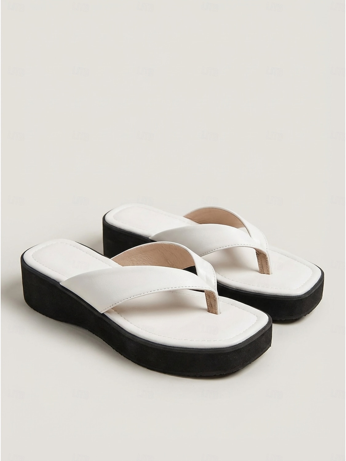 Weiße Plateau-Flip-Flops für Damen – bequeme, klobige Keilsandalen für den Poolbereich in Luxusresorts und tropische Urlaube &Sommerurlaub am Strand 2026 - $42.99 –P3