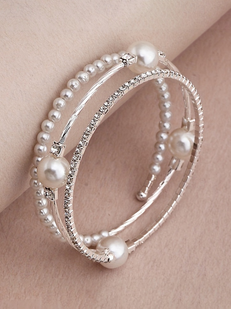 Armbåndssett med tre lag i kunstperlelegering til dame, stablebare armbånd i gull og sølv med elegante perler og krystalldetaljer, vintage brudesmykker til bryllup, kveldsfester og formelle arrangementer 2026 - $7.99 –P9