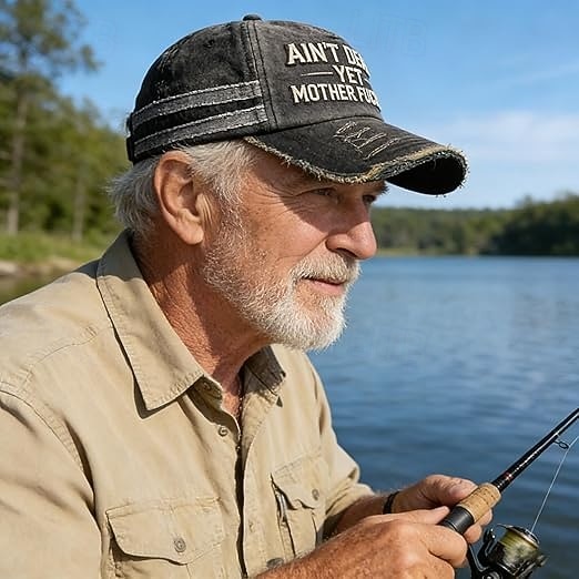 Cappellino da baseball ricamato "Ain't Dead Yet" per uomo e donna, cappellino vintage regolabile effetto invecchiato "Ain't Dead Yet Mother F*ckers", cappellino divertente e umoristico da papà, del 2026 a $21.99 –P3