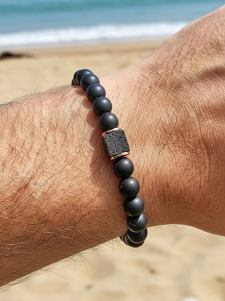 Bracelet pour homme en perles de pierre volcanique, deux styles, perles de lave noire mate, bijou tendance et décontracté, parfait pour le quotidien et les voyages. de 2026 ? $7.99 –P3