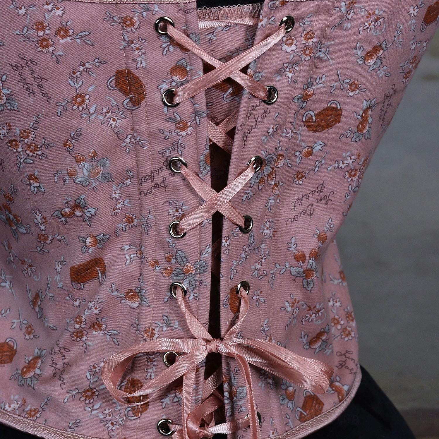 Kostymer i middelalderstil Renessanse Cottagecore Korsett Bodice Viking Bonde Blondér Blomstret Kostyme Dame Keltisk fantasi Halloween Karneval Ytelse LARP Ren Faire Voksne Korsett 2026 - $38.99 –P6