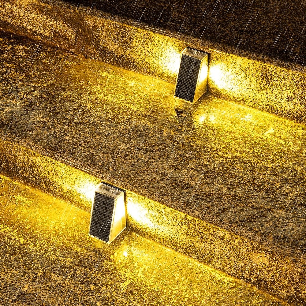 2 db kültéri napelemes fali lámpa, IP65 vízálló, 4 LED gyöngy, dekoratív LED lámpák kertbe, udvarra, kerítésre, lépcsőre, lépcsőfokokra, teraszra, gyepre, ösvényvilágításra 2026 - $32.99 –P15