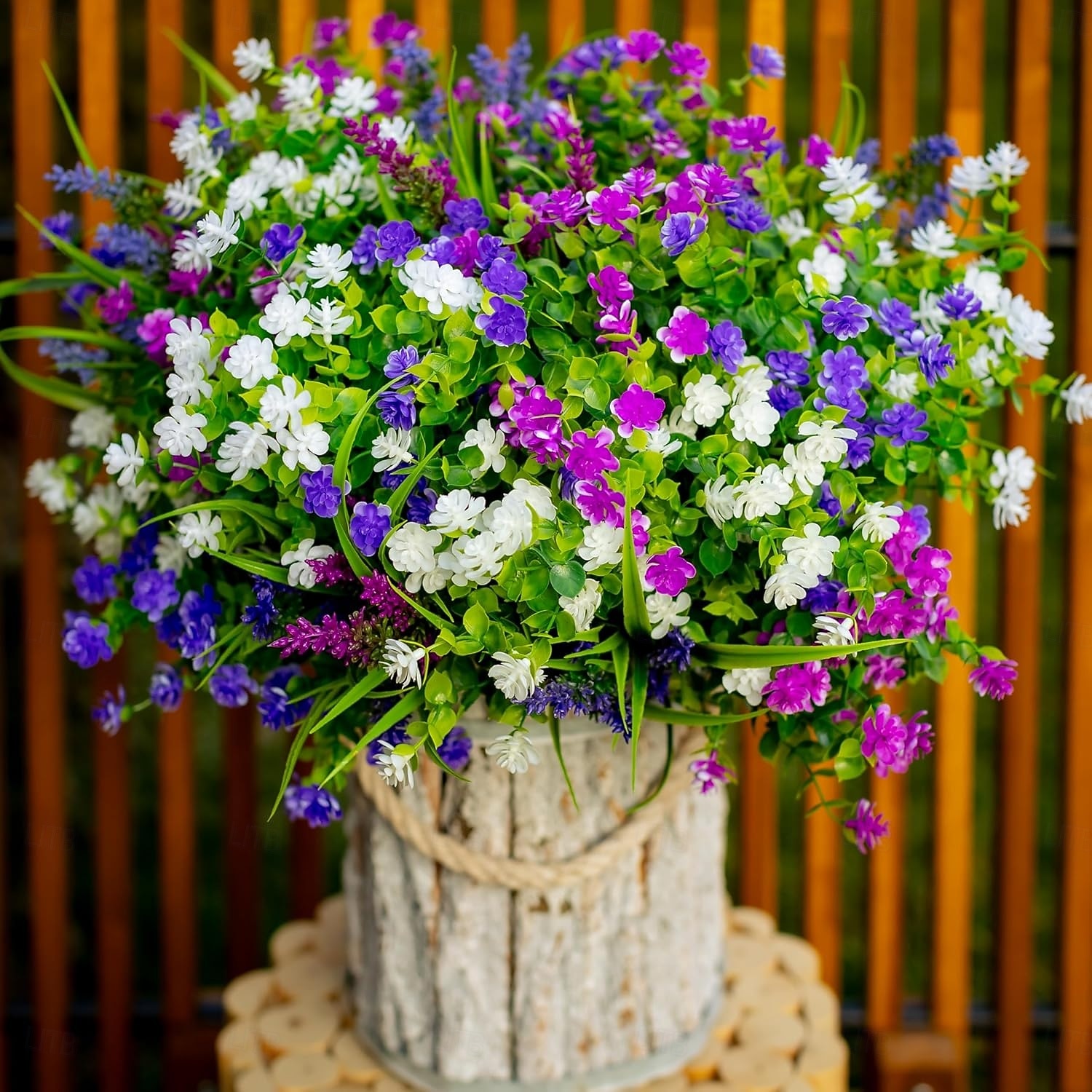 20 חבילות פרחים מלאכותיים לחוץ צמחים מלאכותיים ירק חיצוני דמוי עץ תאשור ללא דהייה שיחים מפלסטיק לעיצוב הבית גינת חווה (מעורב, 3 צבעים מג'נטה סגול לבן) 2026 - $31.99 –P1