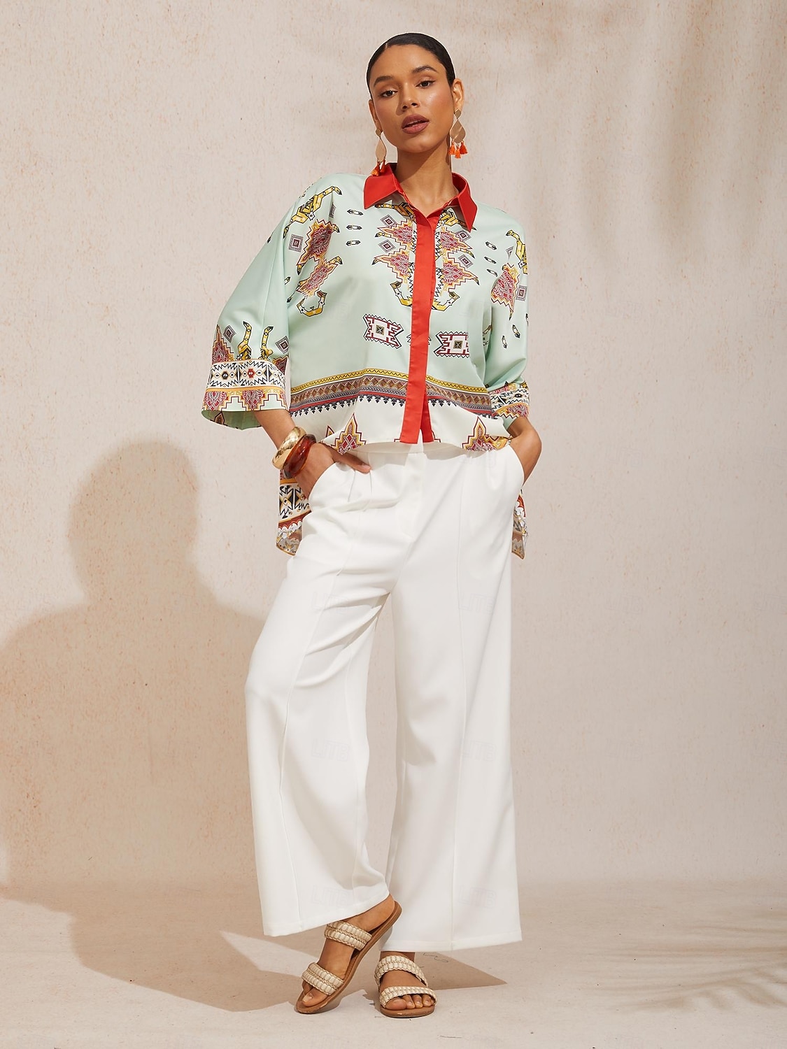 Camicia etnica in raso setoso con maniche a pipistrello e motivo totem. del 2026 a $67.99 –P2