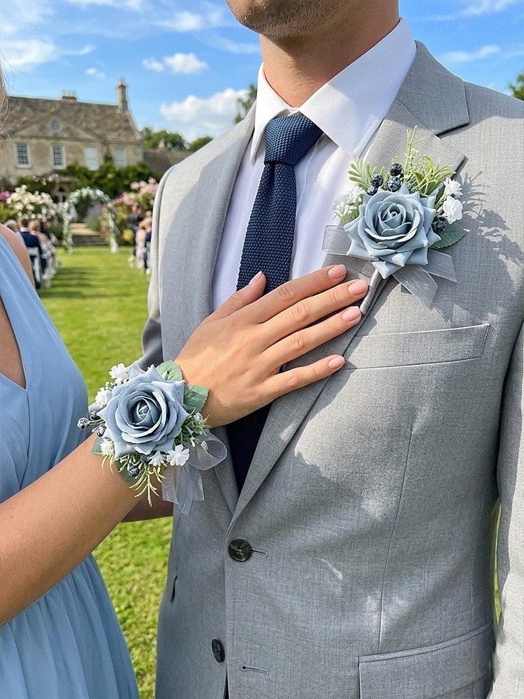 Ensemble boutonnière et bracelet de mariée pour homme, en polyester bleu clair à motif floral artificiel, idéal pour les mariés, les bals de fin d'année, les fêtes et les soirées formelles. de 2026 ? $14.99 –P3